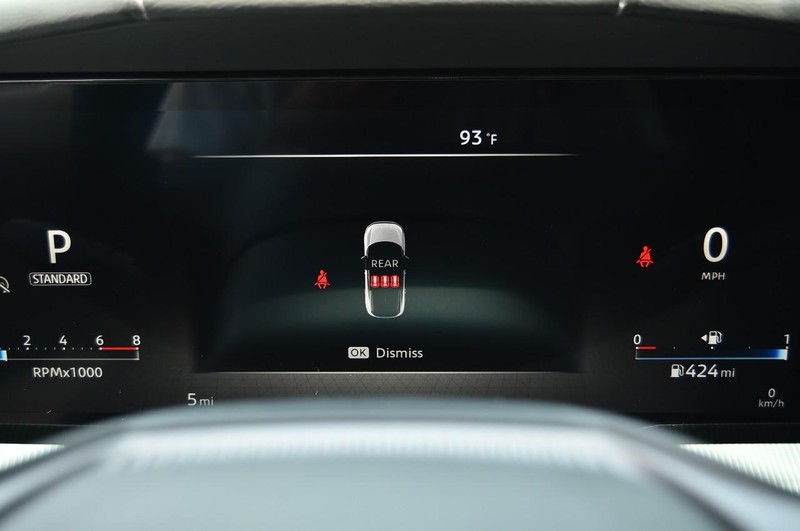 Nissan Murano Vehicle Image 13