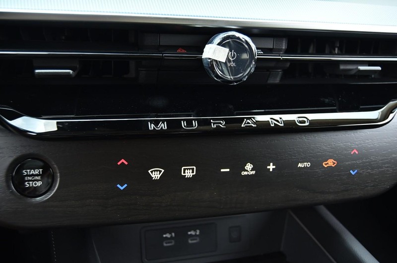 Nissan Murano Vehicle Image 19