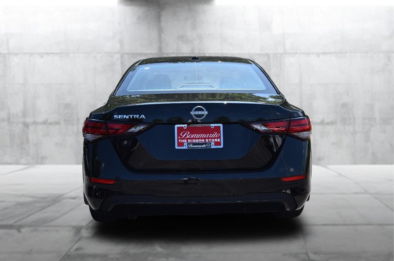 Nissan Sentra Vehicle Image 06
