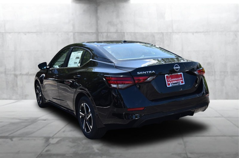Nissan Sentra Vehicle Image 07