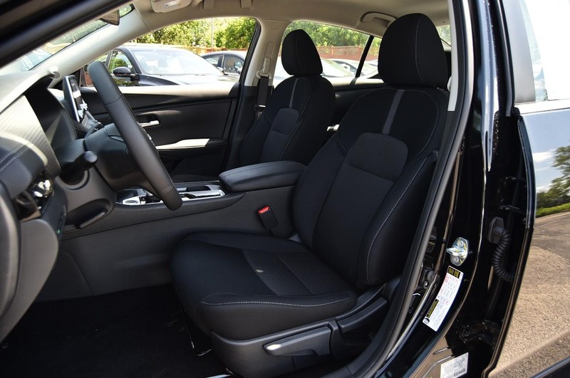 Nissan Sentra Vehicle Image 19