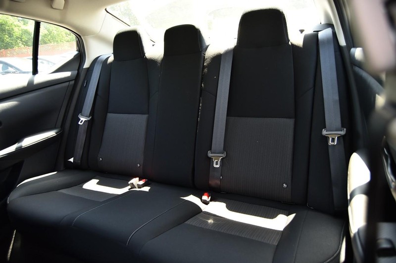 Nissan Sentra Vehicle Image 21