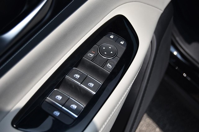 Nissan Murano Vehicle Image 09