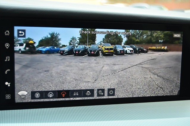 Nissan Murano Vehicle Image 17