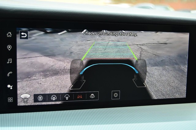 Nissan Murano Vehicle Image 18