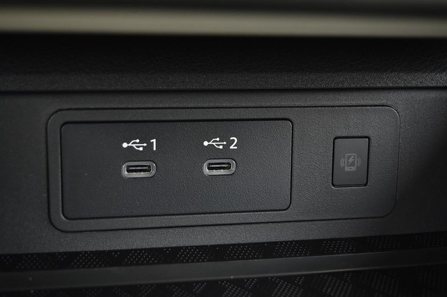 Nissan Murano Vehicle Image 20