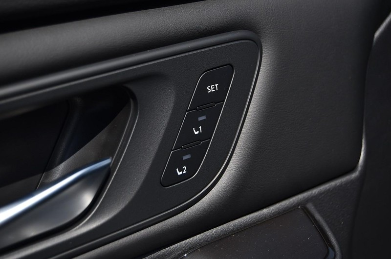Nissan Rogue Vehicle Image 10