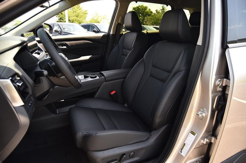 Nissan Rogue Vehicle Image 20