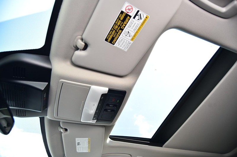 Nissan Rogue Vehicle Image 22