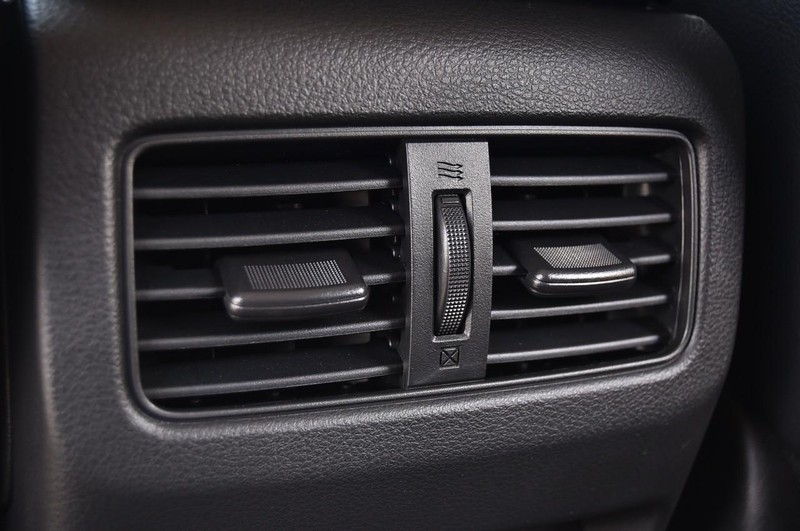 Nissan Rogue Vehicle Image 24