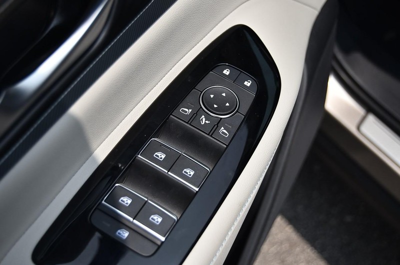 Nissan Murano Vehicle Image 09