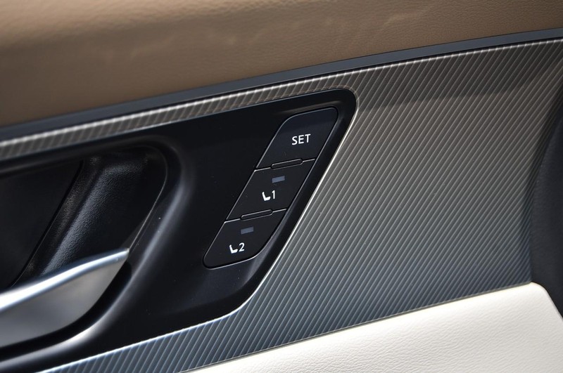Nissan Murano Vehicle Image 10