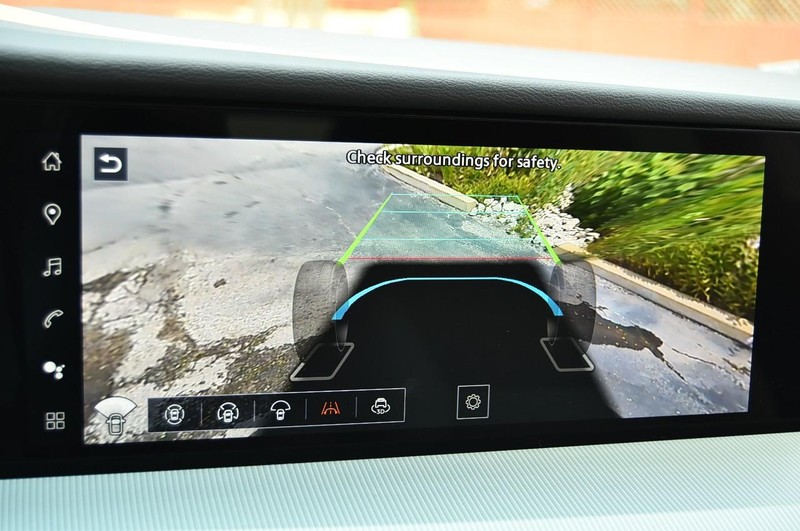 Nissan Murano Vehicle Image 18