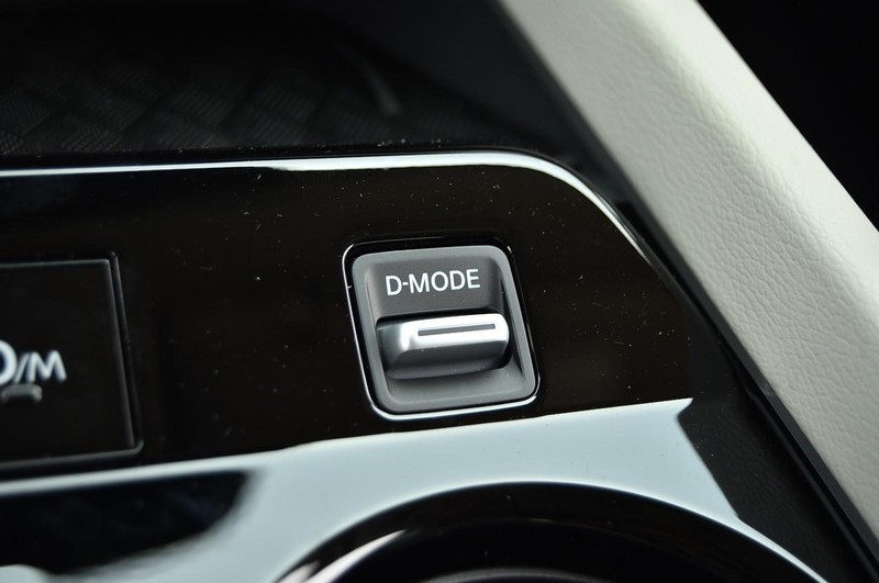 Nissan Murano Vehicle Image 21