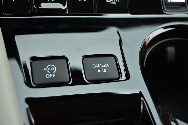 Nissan Murano Vehicle Image 22