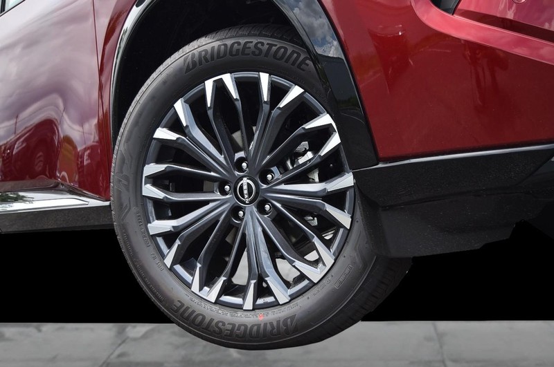 Nissan Rogue Vehicle Image 03