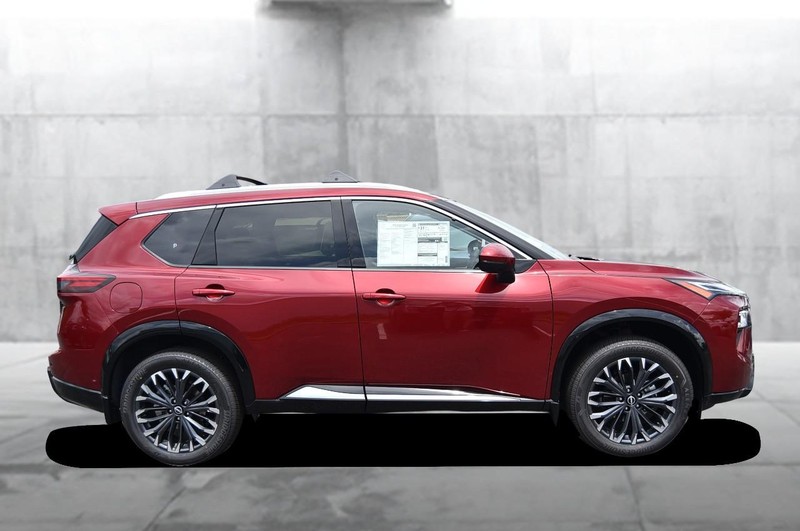 Nissan Rogue Vehicle Image 05