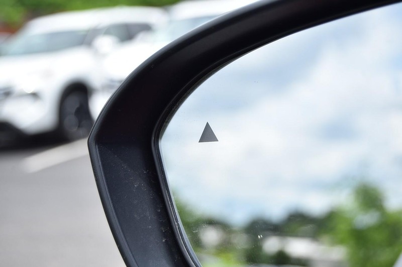 Nissan Rogue Vehicle Image 11