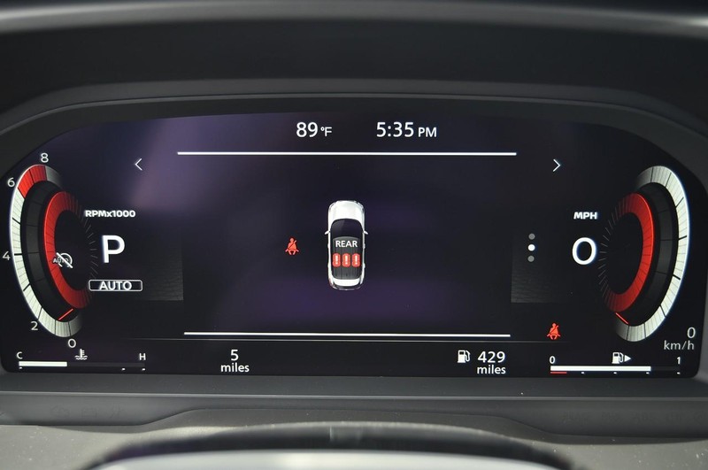 Nissan Rogue Vehicle Image 13