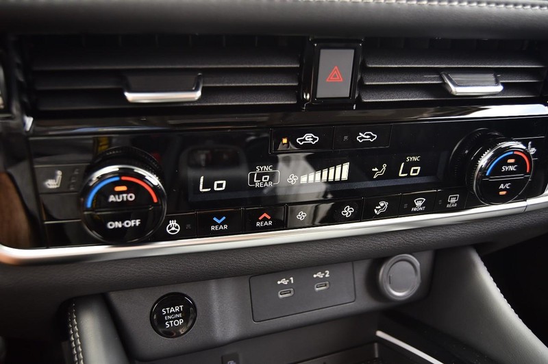 Nissan Rogue Vehicle Image 18