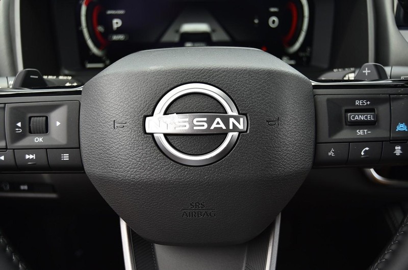 Nissan Rogue Vehicle Image 21