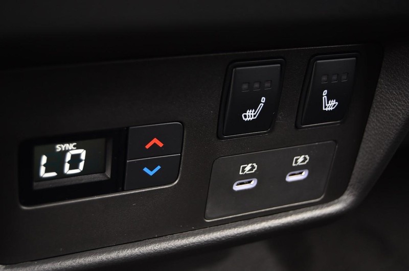 Nissan Rogue Vehicle Image 27