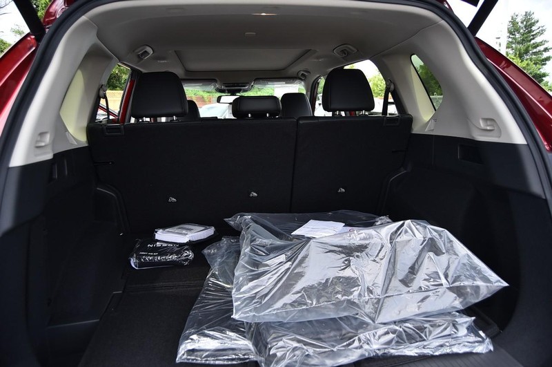 Nissan Rogue Vehicle Image 28
