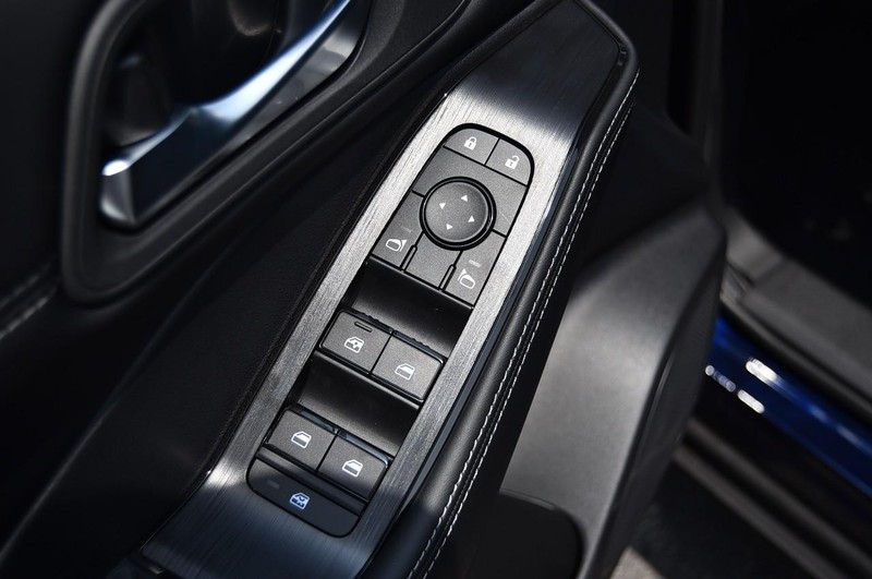 Nissan Rogue Vehicle Image 09