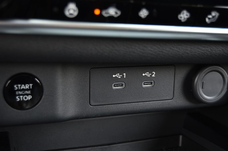 Nissan Rogue Vehicle Image 16