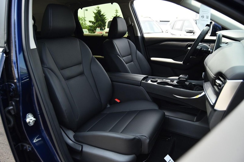 Nissan Rogue Vehicle Image 20