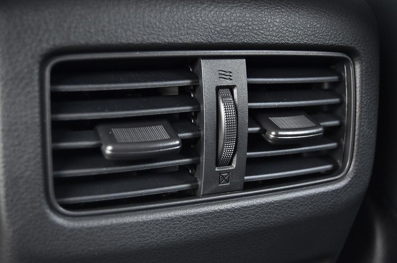 Nissan Rogue Vehicle Image 23