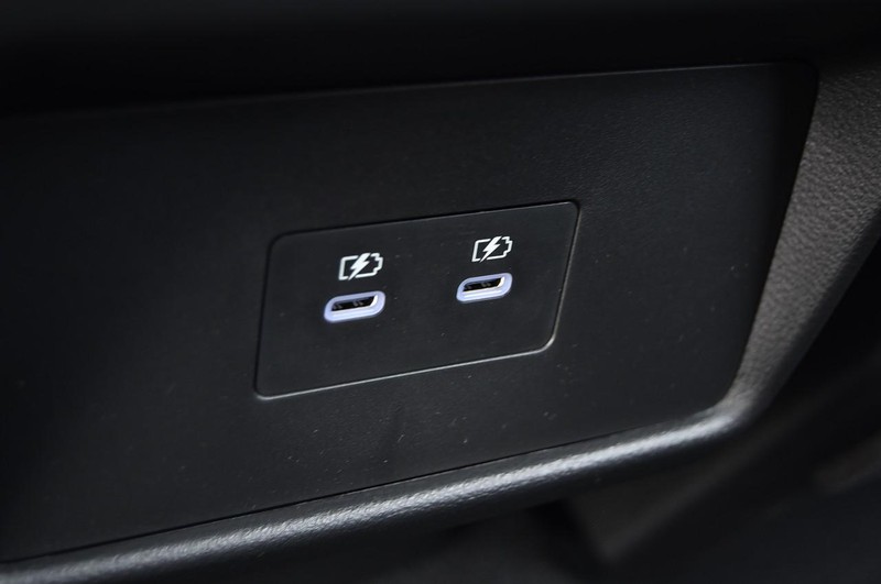 Nissan Rogue Vehicle Image 24