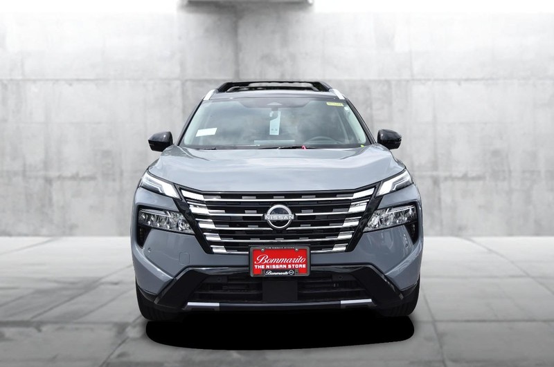 Nissan Rogue Vehicle Image 04