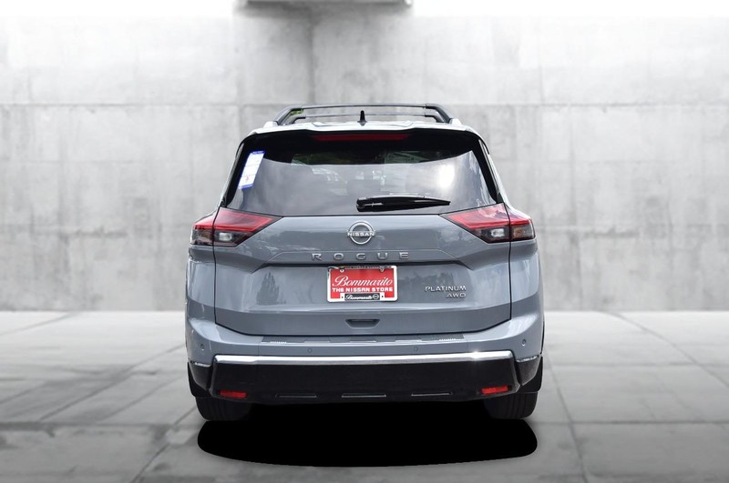 Nissan Rogue Vehicle Image 06