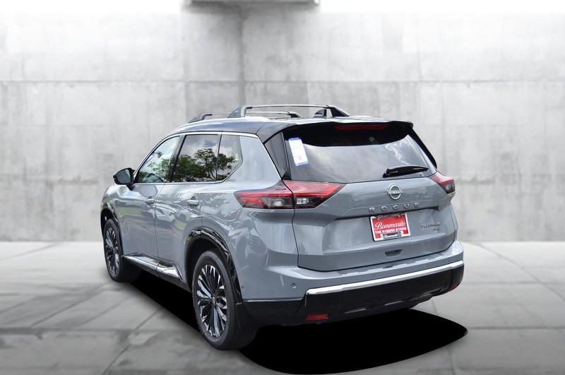 Nissan Rogue Vehicle Image 07