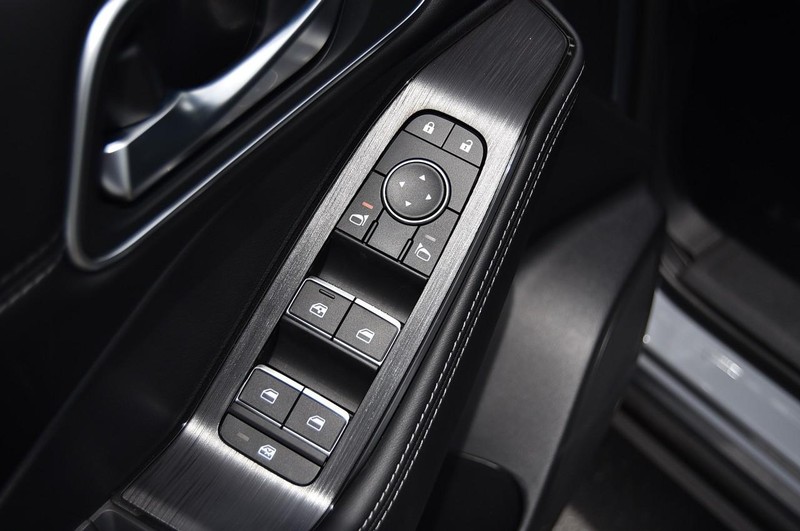 Nissan Rogue Vehicle Image 09