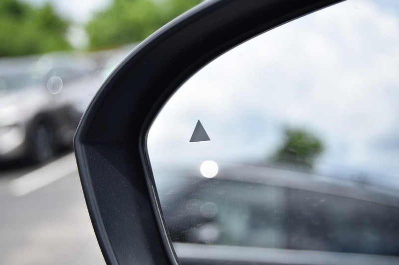 Nissan Rogue Vehicle Image 11