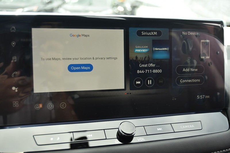 Nissan Rogue Vehicle Image 15