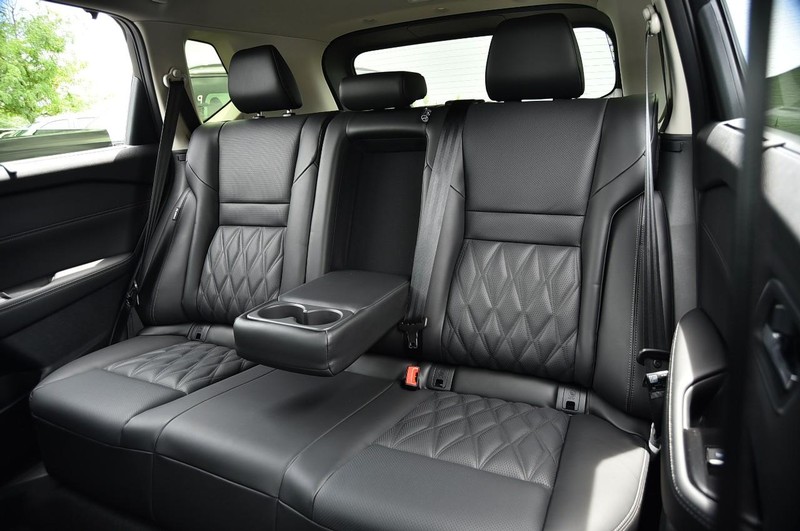 Nissan Rogue Vehicle Image 25