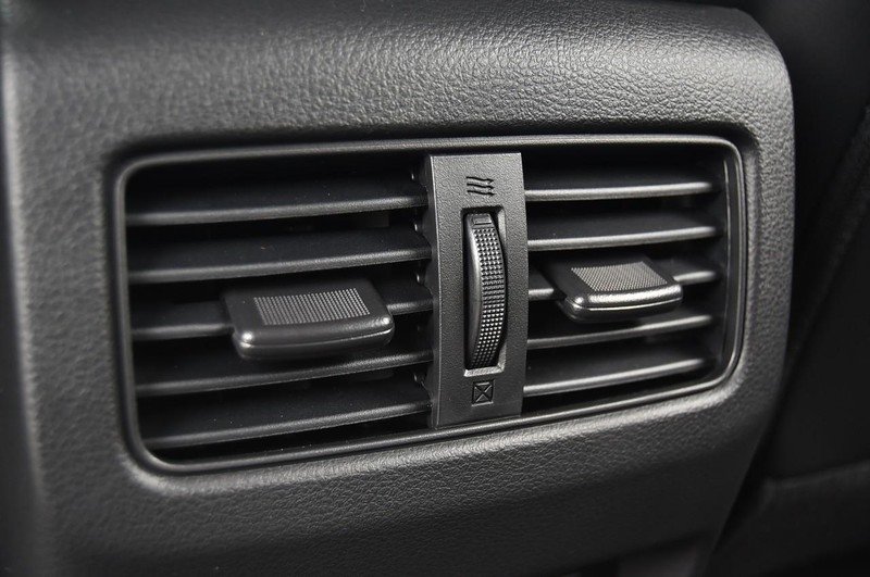 Nissan Rogue Vehicle Image 26