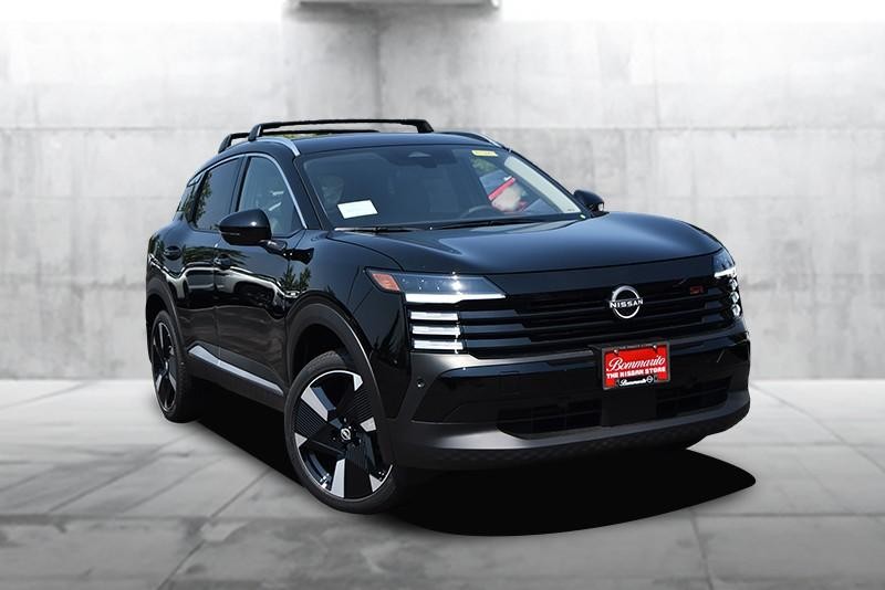 Nissan Kicks Vehicle Image 02