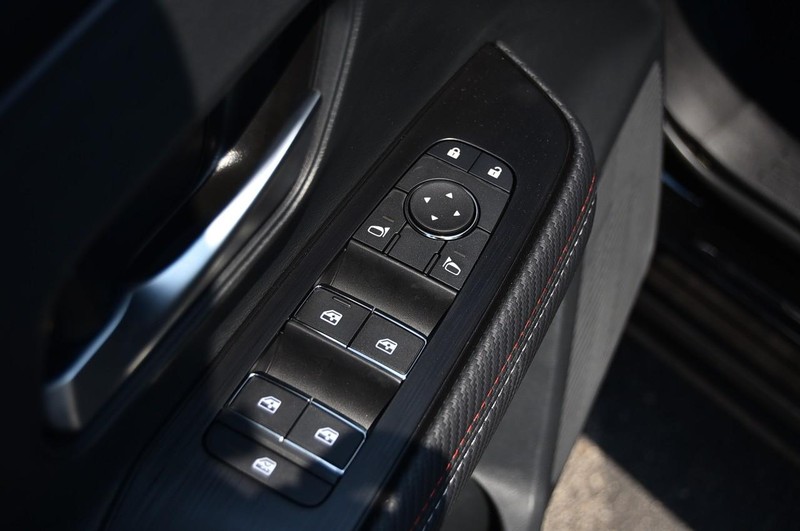 Nissan Kicks Vehicle Image 09