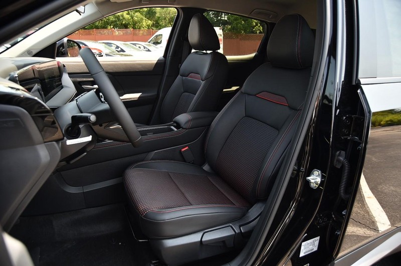 Nissan Kicks Vehicle Image 23