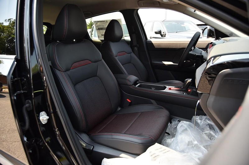 Nissan Kicks Vehicle Image 24