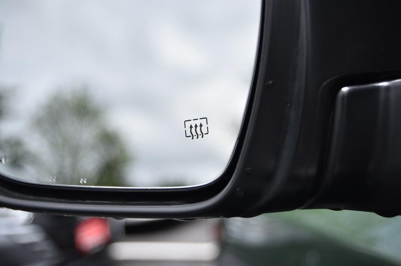 Nissan Frontier Vehicle Image 12