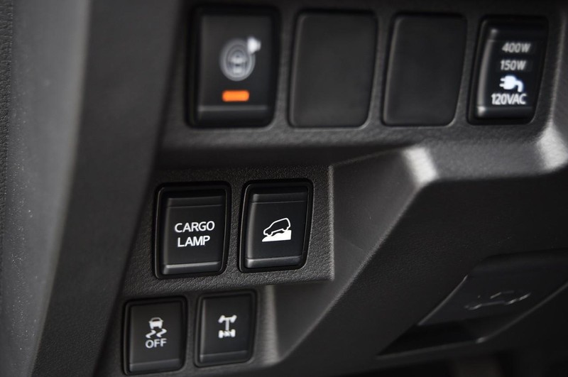 Nissan Frontier Vehicle Image 15