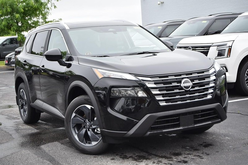 Nissan Rogue Vehicle Image 02