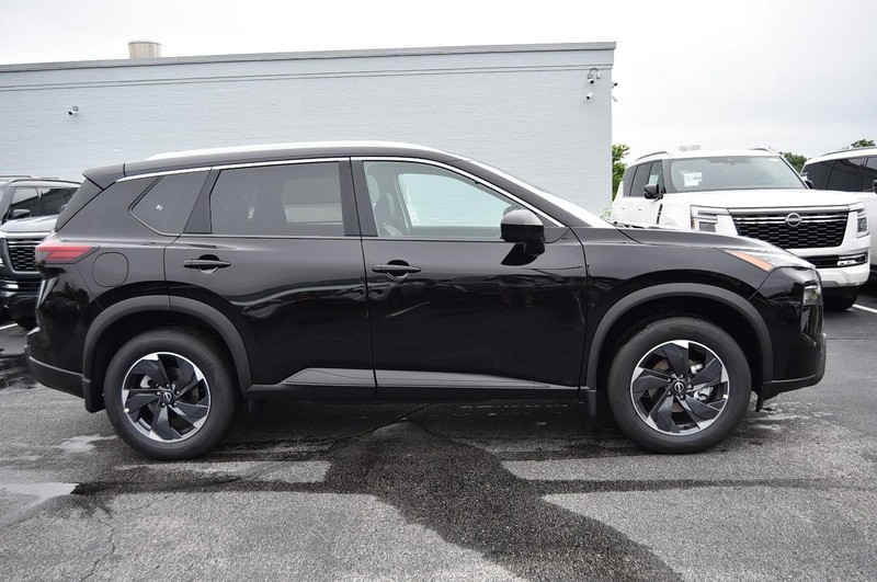Nissan Rogue Vehicle Image 05