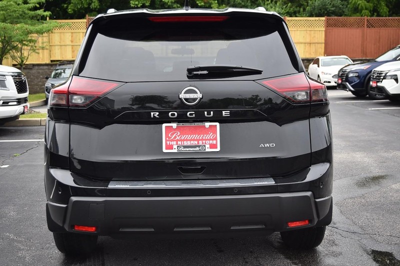 Nissan Rogue Vehicle Image 06