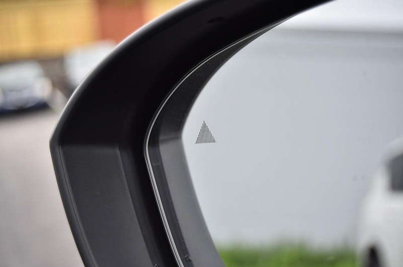 Nissan Rogue Vehicle Image 10